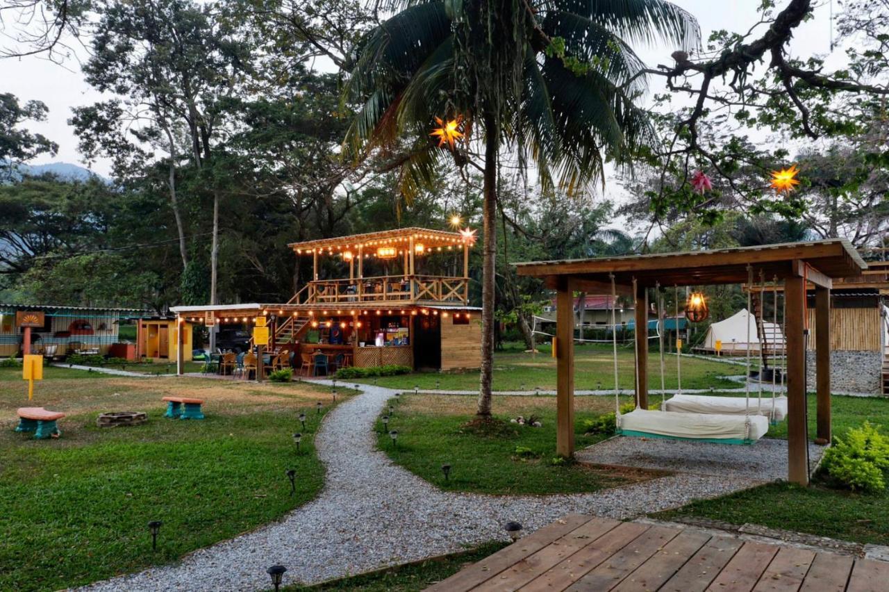 Sunset Hut Hostel 奥莫阿 外观 照片
