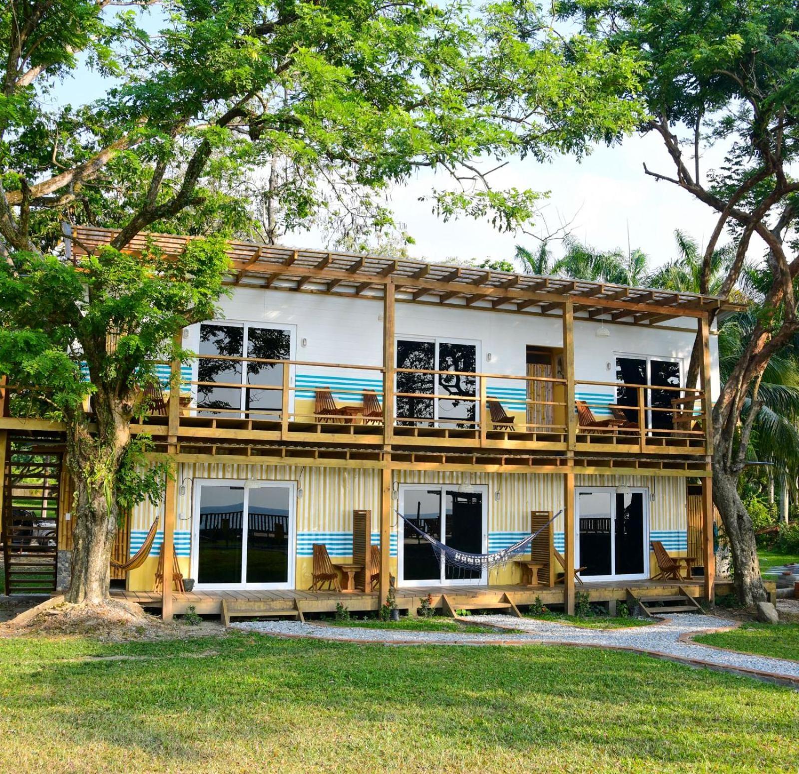 Sunset Hut Hostel 奥莫阿 外观 照片
